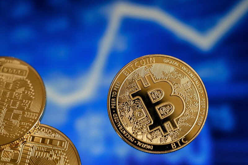 Bitkoin: Sveobuhvatan Vodič o Nastanku, Funkcionisanju, Rudarenju i Trgovini